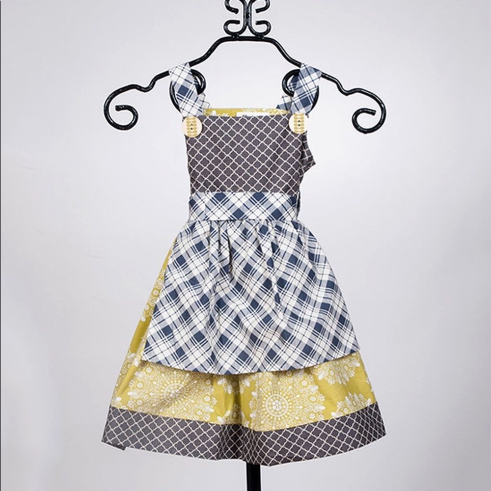 Yellow Abby apron dressw/ full skirt sz 6